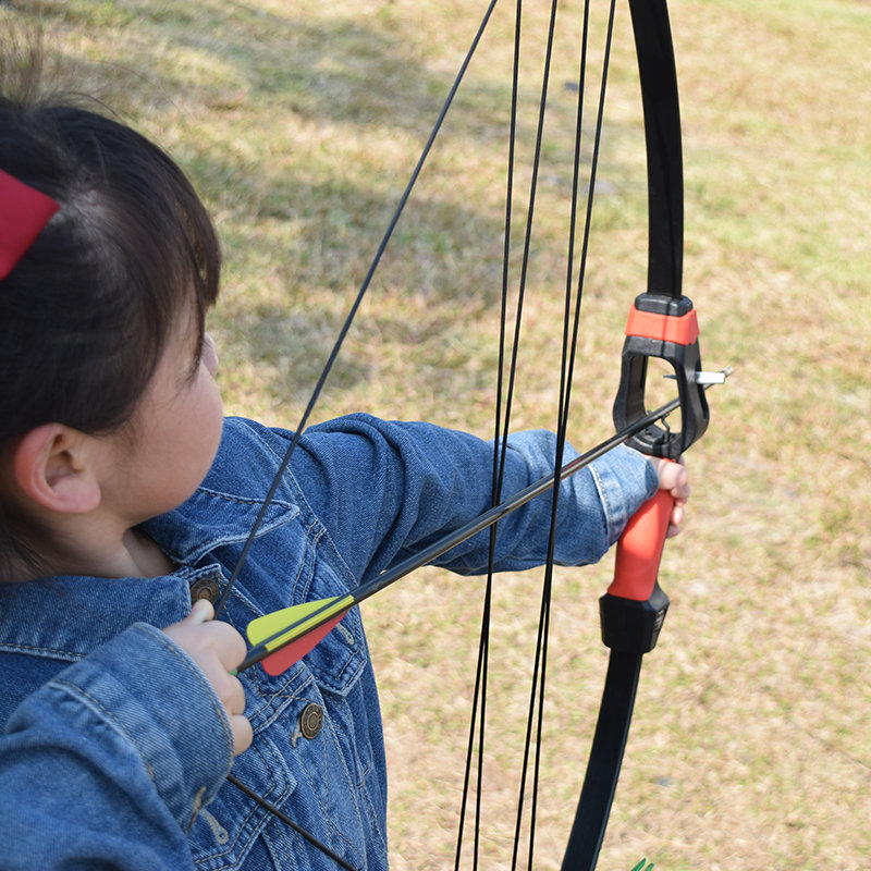 youth compound bow shooting 800size1.jpg